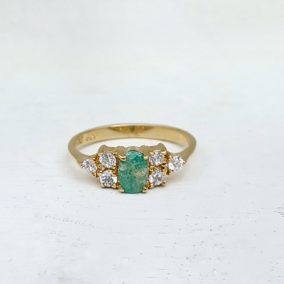 Green Stone and CZ Gold Ring - Picture 4 of 11